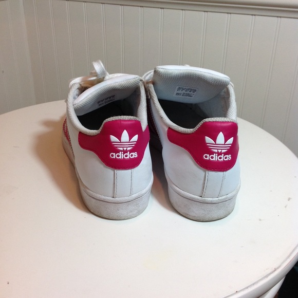 Adidas Superstar Sneakers 8.5 - Picture 2 of 8